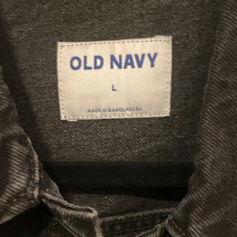 Old Navy Women’s Black Denim Jacket - Picture 2 of 4